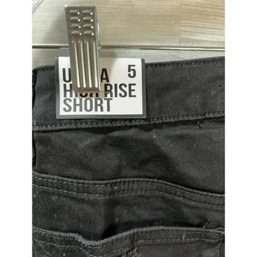 Almost Famous Ultra High Rise Short Black Distressed‎ Size 5